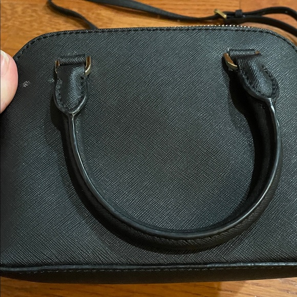 Michael Kors small Black Handbag with Gold Chain - Picture 4 of 8